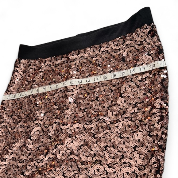 TORRID Rose Gold Sequins Stretchy Mini Skirt Size 2X Like New - Picture 7 of 15